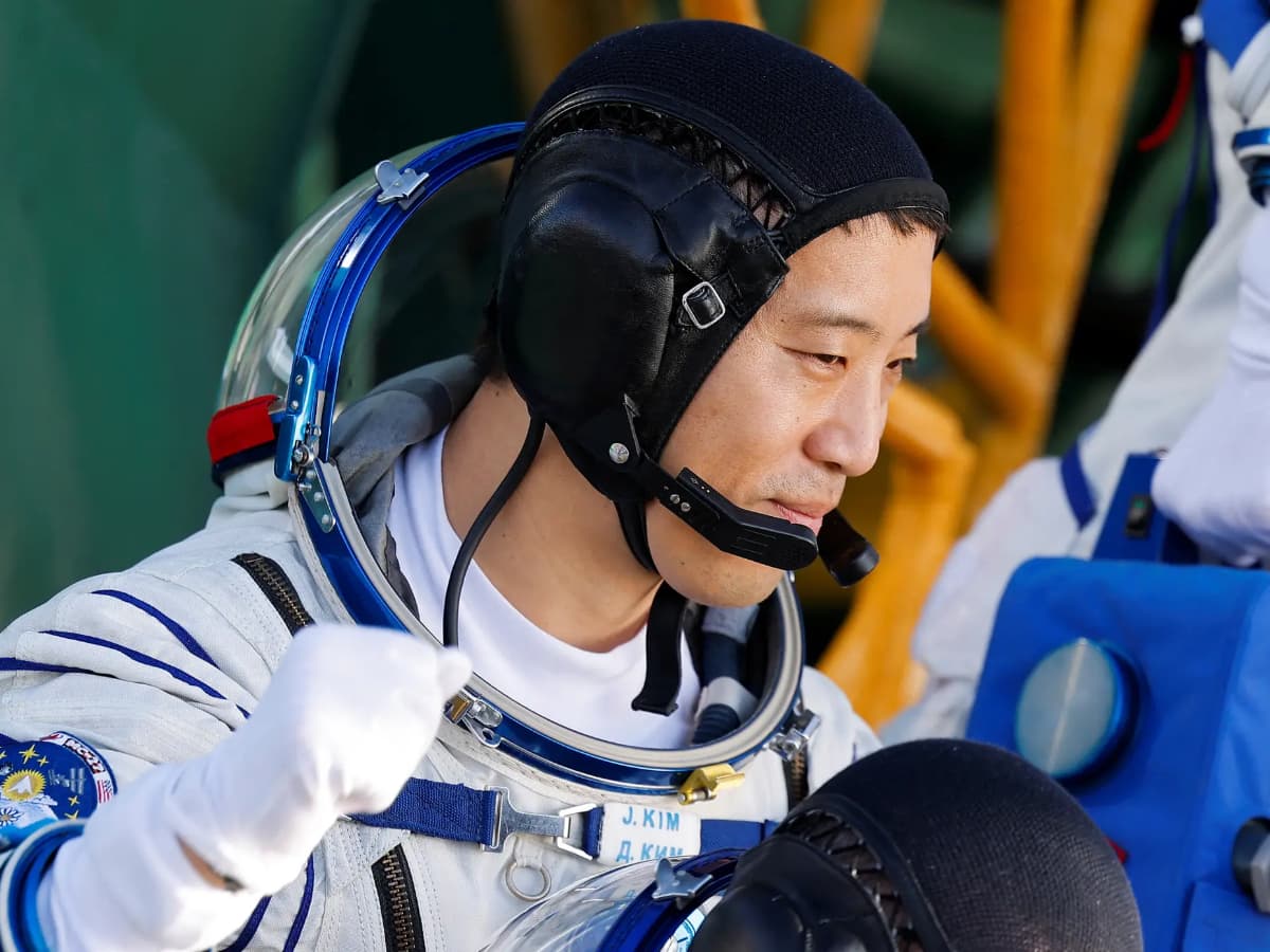 Jonny Kim y su tripulación regresan a la Tierra tras 245 días en la EEI