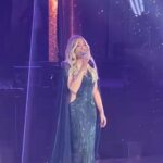 La Música de los Sueños: Yuri Sorprende con una Interpretación Enthralladora en la Boda del Momento en Monterrey