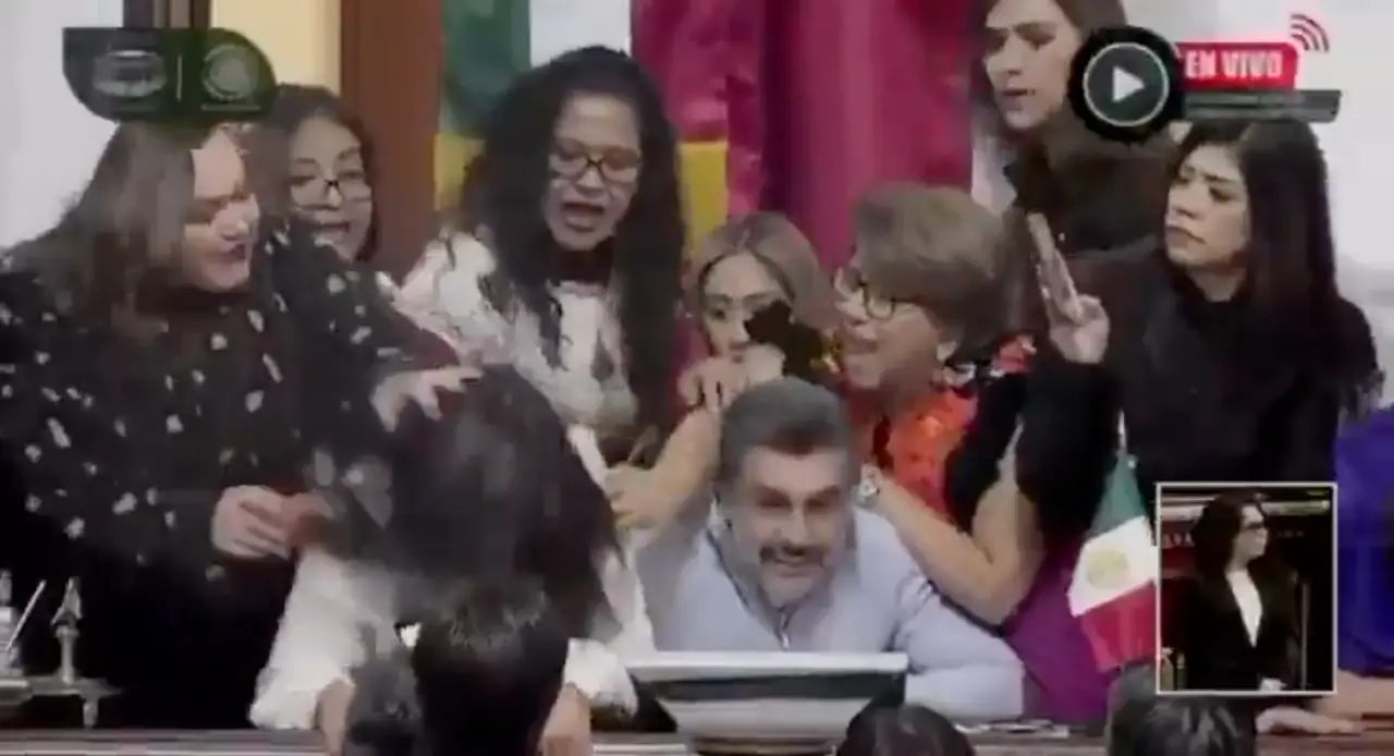 Se agreden legisladoras del PAN y Morena en Congreso de la CDMX