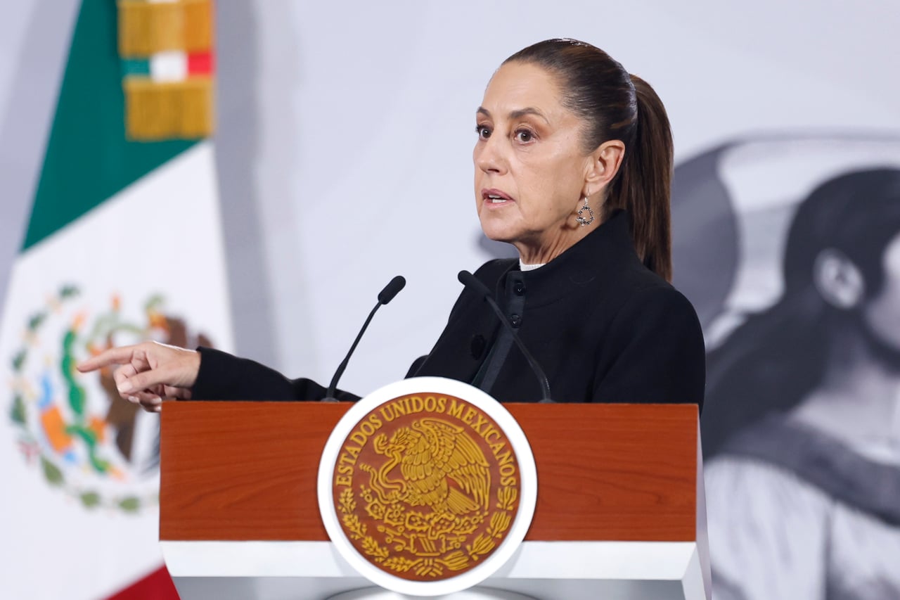 "Tragedia sobre el Lago Texano: Sheinbaum despacha mensaje de pésame ante caída de avión militar que deja su huella en la comunidad"