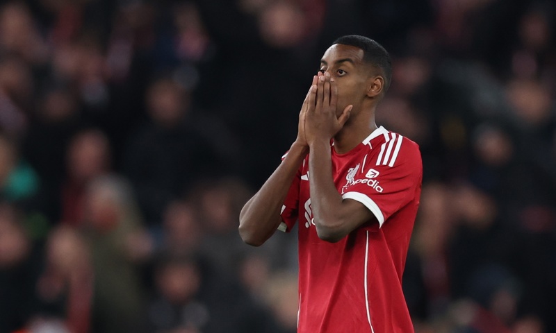 La Grave Herida de Alexander Isak: Un Futuro Indeciso para el Delantero Estrellas