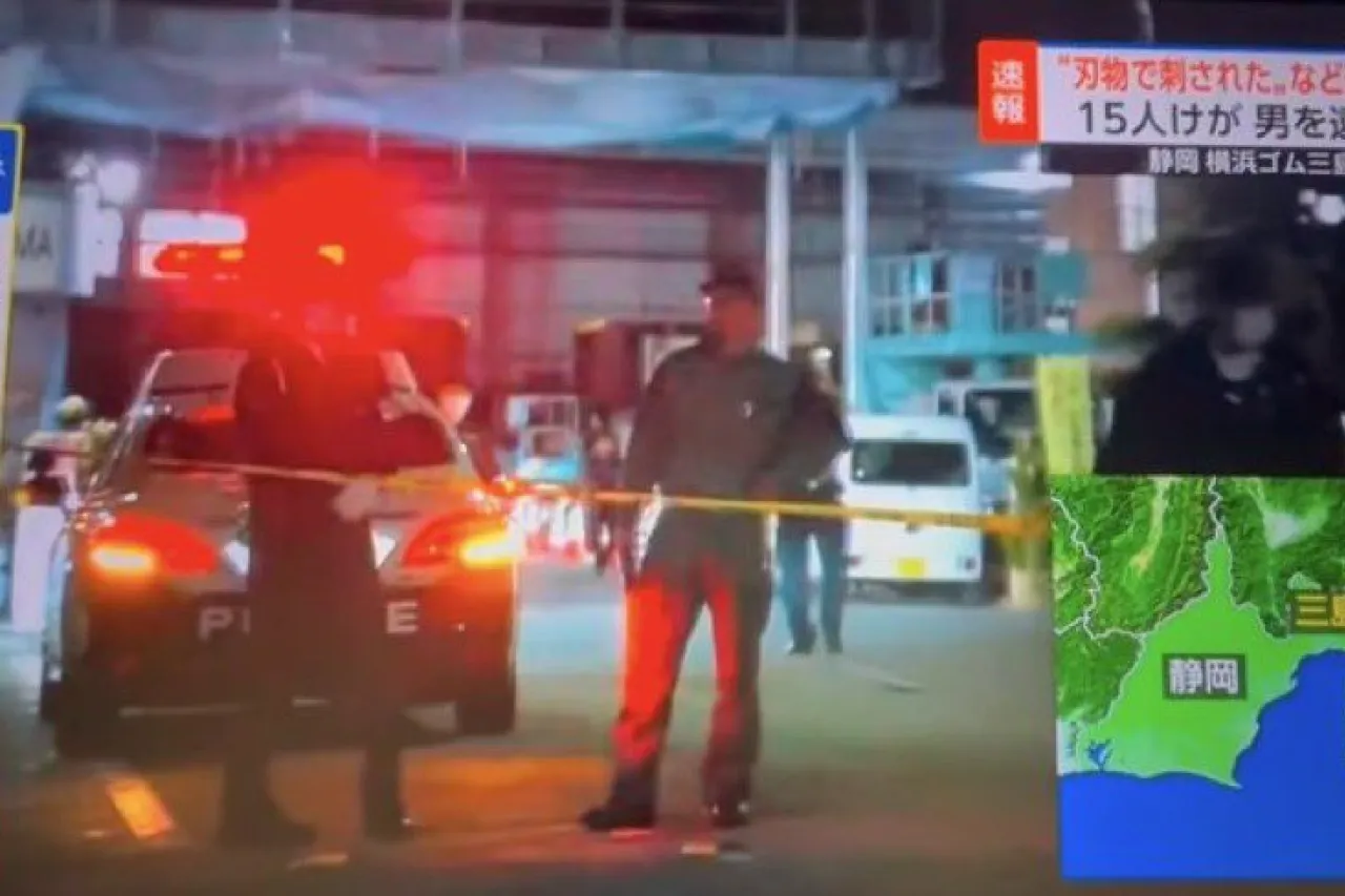 "Un brutal asalto en Tokyo: Un desconocido deja a 15 personas con graves heridas después de un ataque letal que combina violencia física y química"