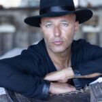 La vuelta triunfal: Gaby Álvarez regresa a Punta del Este después de 17 años de ausencia, con un legado de éxitos que ya están esperándolo.