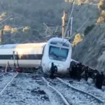 Tragedia en los raíles: 39 víctimas fatales en devastador choque de trenes que sacude el país
