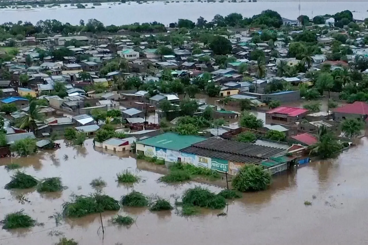 Desastre en la región africana: La lluvia torrencial deja un saldo de tragedia con más de 100 vidas perdidas y comunidades aisladas.