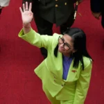 Venezuela da un paso hacia la reconciliación política al liberar a miles de presos políticos, pero busca el apoyo internacional para consolidar el proceso de transformación social.