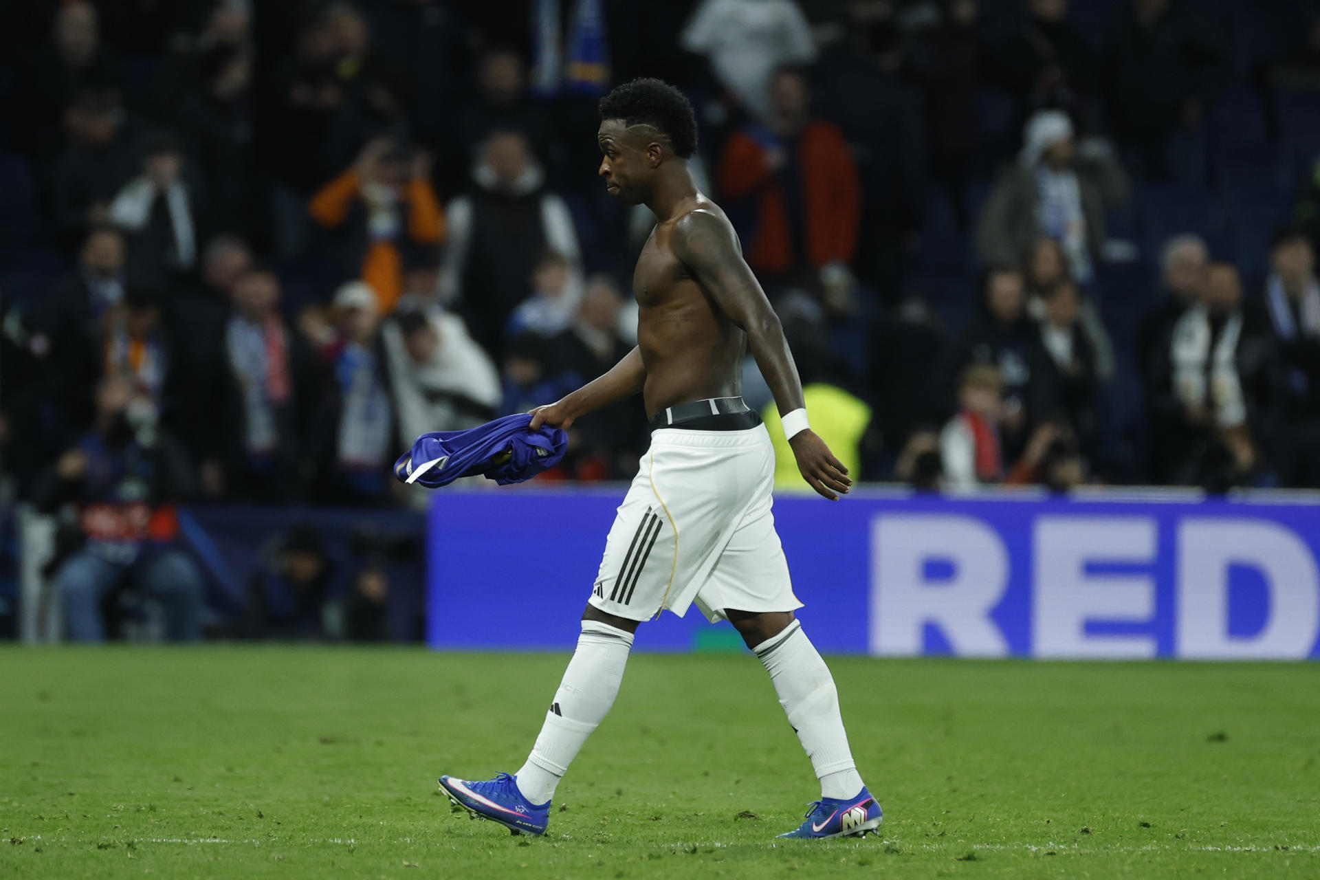 El poderoso llamado a la unión y la pasión que inspira al fútbol: Vinicius destapa su alma después del triunfo en la UEFA Champions League.
