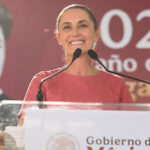 Afirma Claudia Sheinbaum que “México no se vende, no se rinde y está de pie siempre por su pueblo”